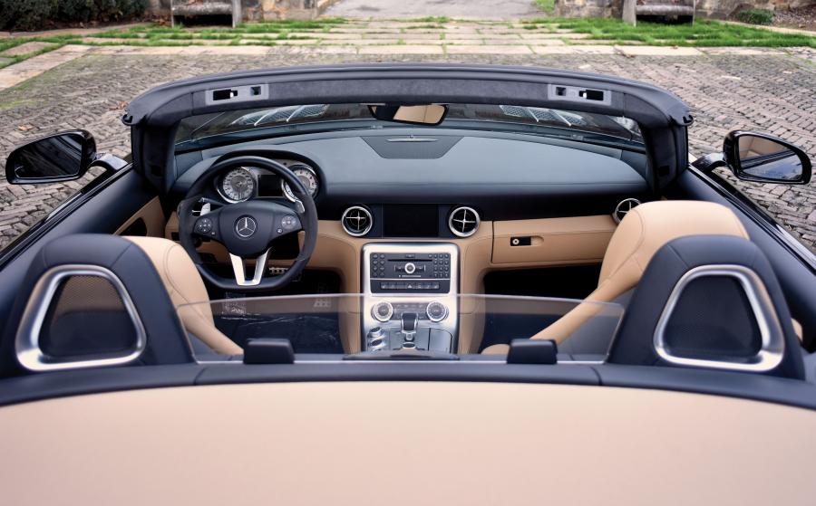 Интерьер Mercedes-Benz SLS AMG GT Roadster (R197) 2012 года  (NA) (фото 21 из 54)